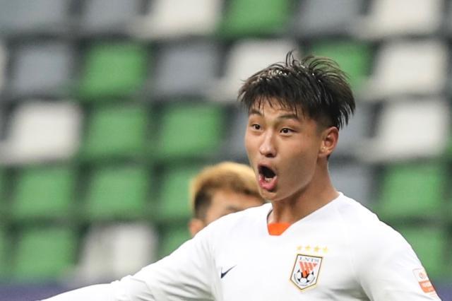 旺财28.com-【中超】吴兴涵梅开二度 泰山5比0大胜河北继续领跑