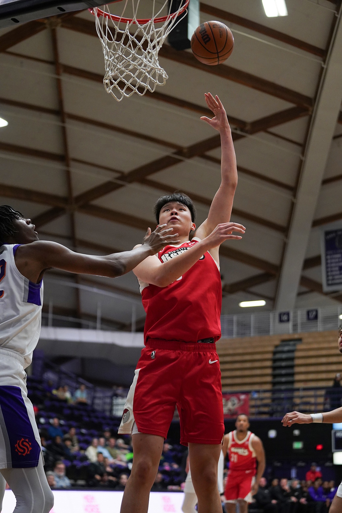 旺财28官方网站-媒体人：杨瀚森进攻高效 但还是暴露出体能和防守问题仍需努力